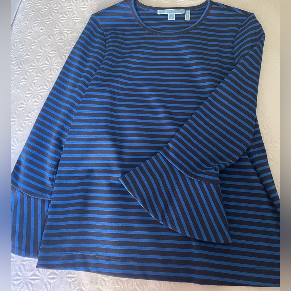 Draper James size small bell sleeve blouse